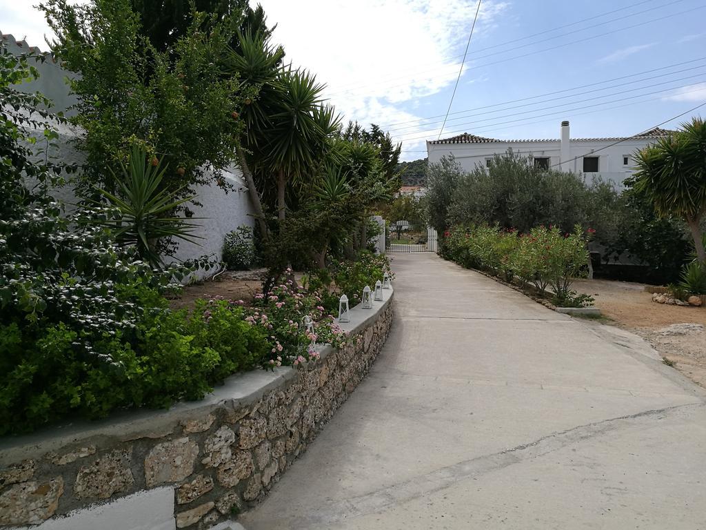 Villa Metaxa Spetses Town ภายนอก รูปภาพ