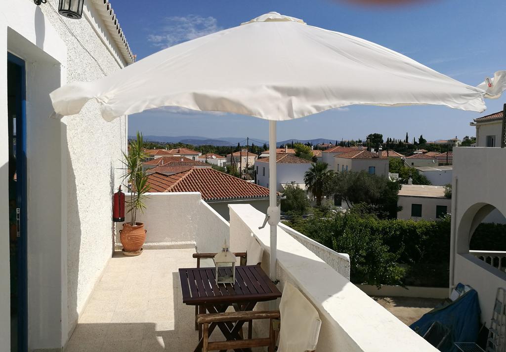 Villa Metaxa Spetses Town ภายนอก รูปภาพ